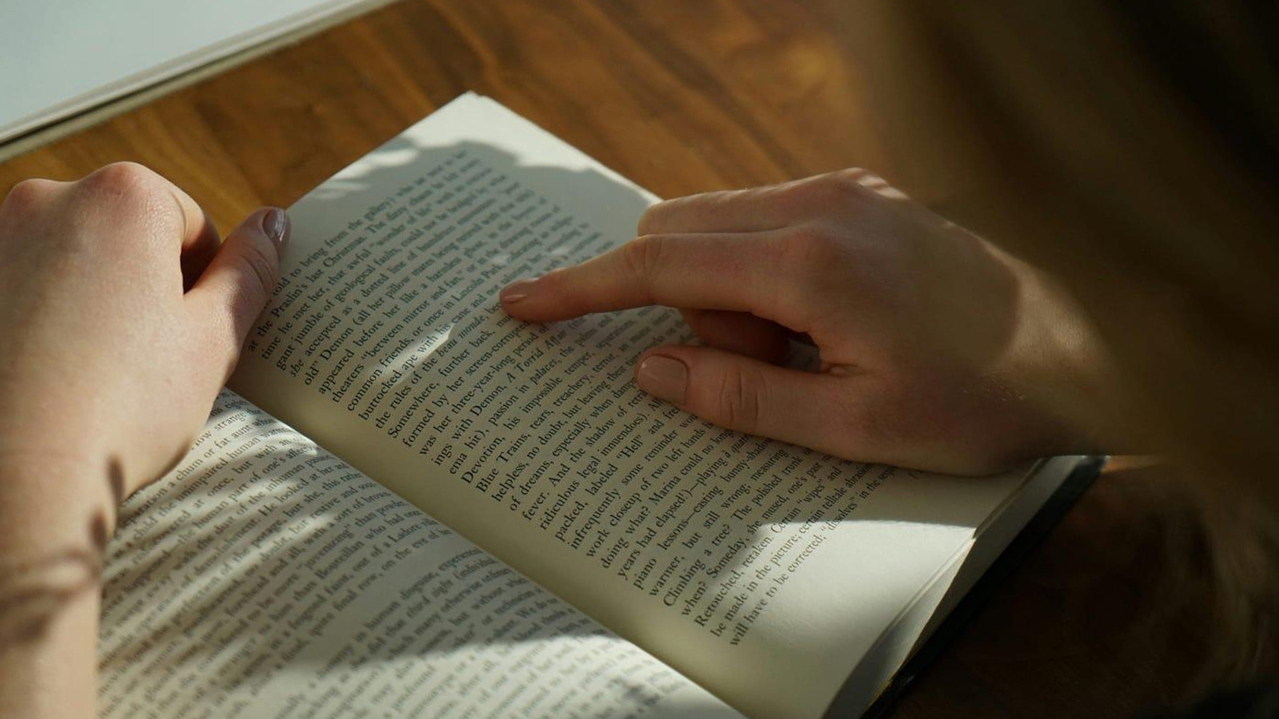 Cover image for "5 Reasons People Stop Reading Your Book (And How to Fix Them)"