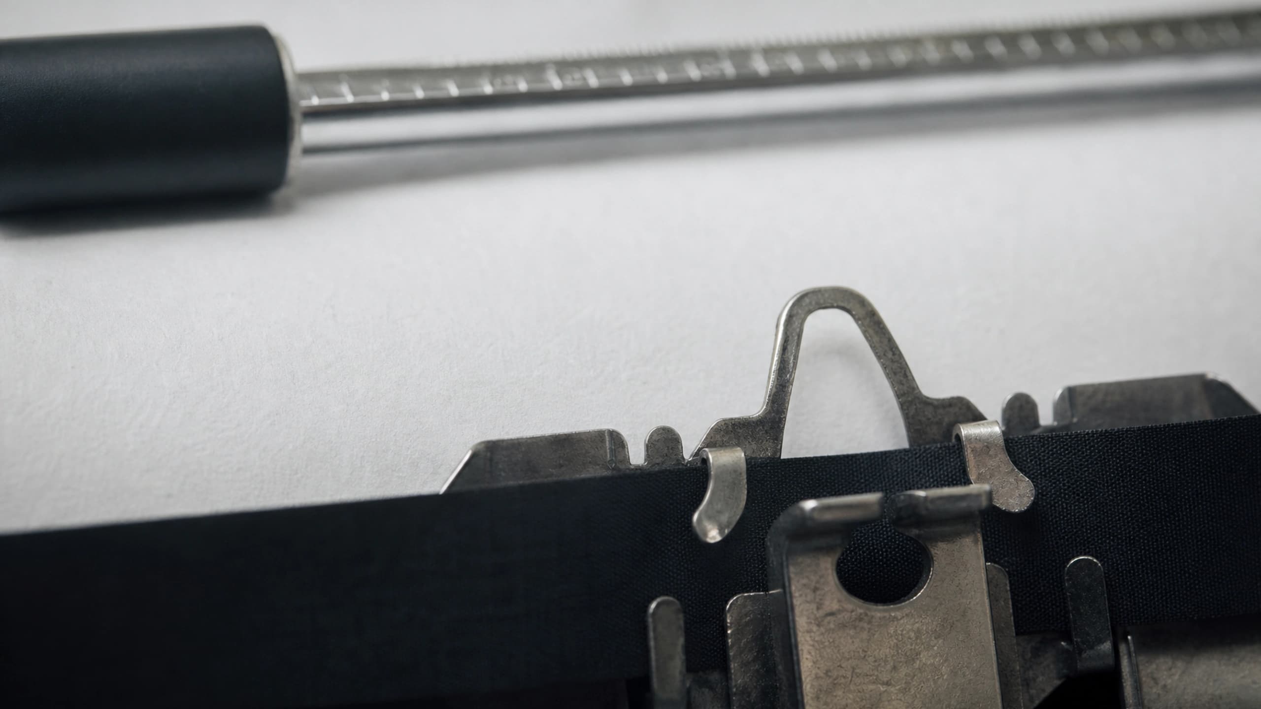 AI Writing vs Human Writing Quality: Closing the Gap